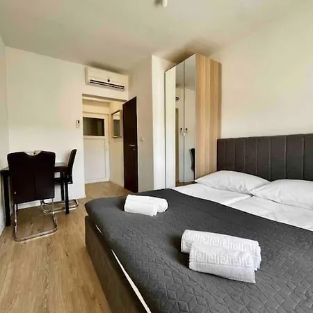Old Town Studio 4 Apartment