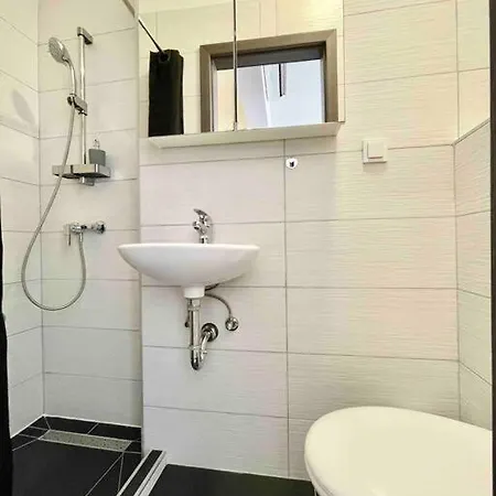 Apartment Old Town Studio 4 *